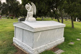 How to Find the Right Headstone for Your Father on a Budget